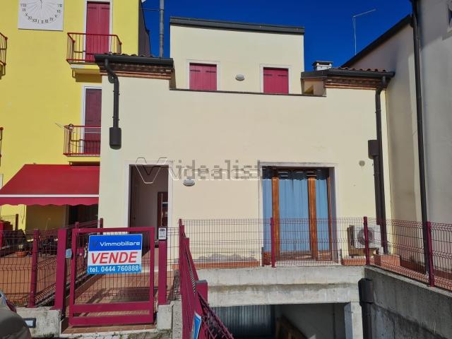 Villetta a schiera in vendita di 125 m² in Via Cà Montanare, 8