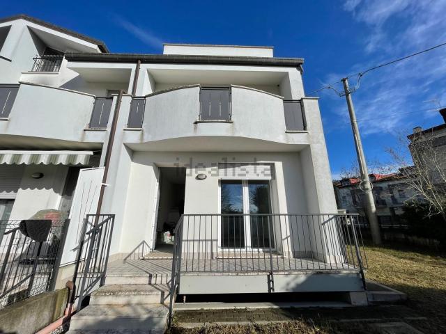 Villetta a schiera in vendita di 125 m² in Via del Bosco