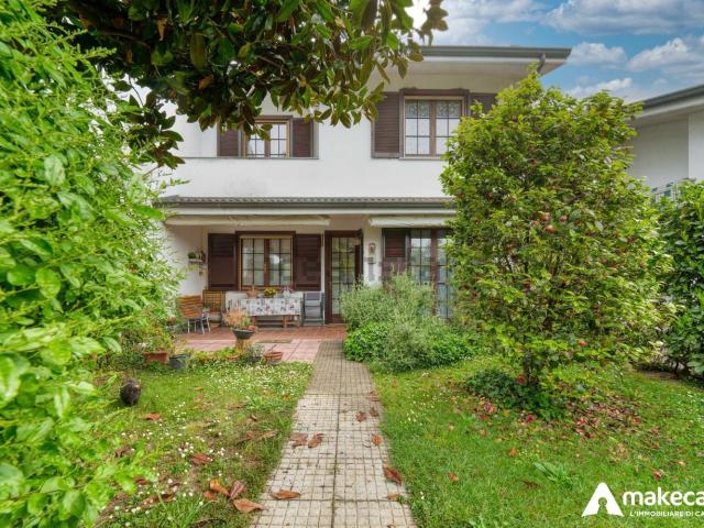 Villetta a schiera in vendita di 125 m² in Via della Pace, 11