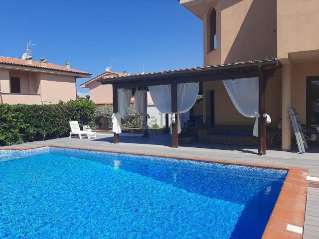 Villetta a schiera in vendita di 125 m² in Via Oceano Indiano