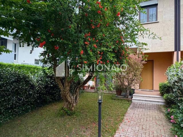 Villetta a schiera in vendita di 125 m² in Via Torcello