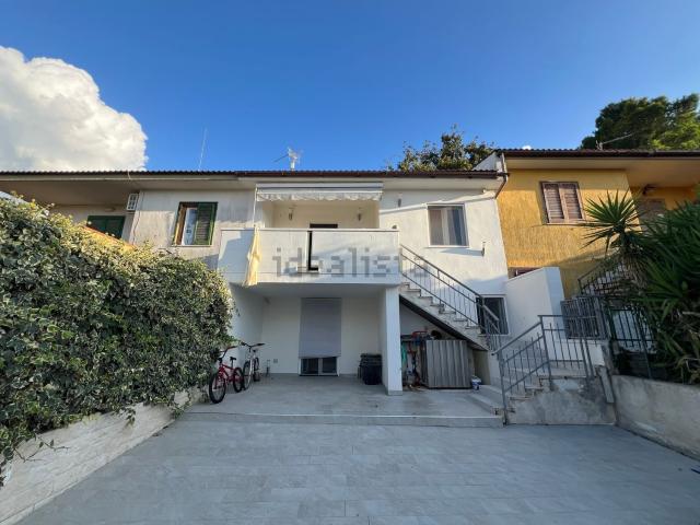 Villetta a schiera in vendita di 125 m² in Contrada Lagogemolo
