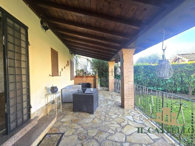 Villetta a schiera in vendita di 126 m² in Via del Giglio