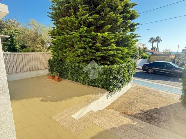 Villetta a schiera in vendita di 126 m² in Via Enrico Toti, 5