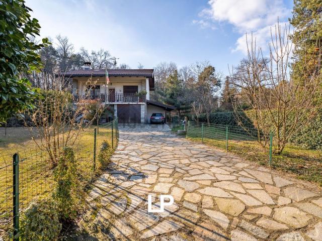 Villetta a schiera in vendita di 127 m² in Via La Pinetina, 13