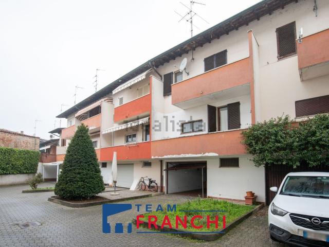 Villetta a schiera in vendita di 127 m² in Via Zambelli, 33