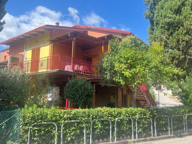 Villetta a schiera in vendita di 128 m² in Via Toscana, 35