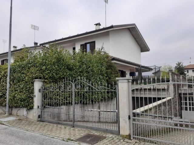 Villetta a schiera in vendita di 129 m² in Via Monte Matto, 13