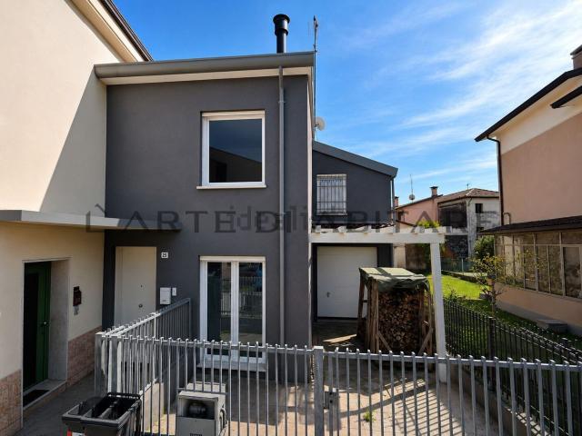 Villetta a schiera in vendita di 129 m² in Via Maragne, 88
