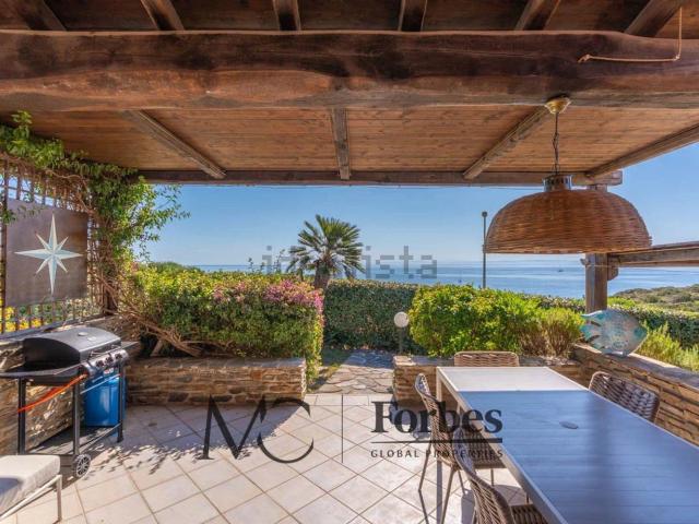 Villetta a schiera in vendita di 130 m² in Via Cala di Rena