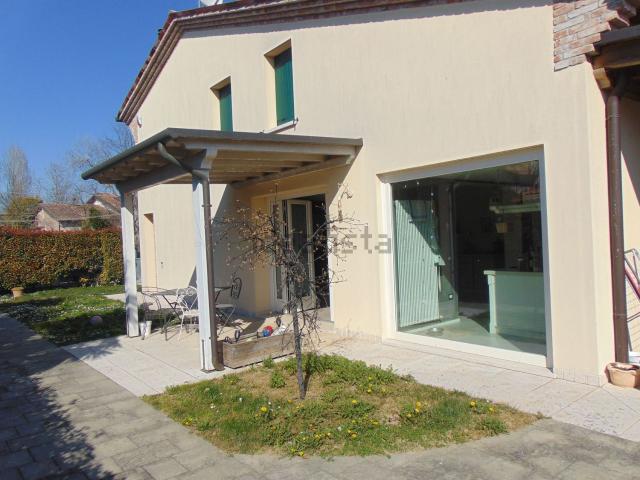 Villetta a schiera in vendita di 130 m² in Via Ciro Menotti, 1