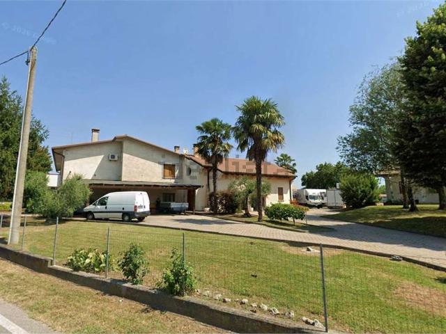 Villetta a schiera in vendita di 130 m² in Via Armando Diaz, 81
