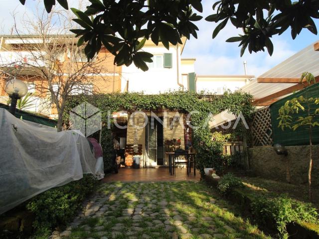 Villetta a schiera in vendita di 130 m² in Via Aurelia