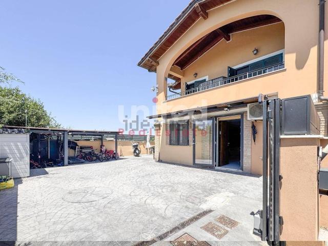 Villetta a schiera in vendita di 130 m² in Via Giuseppe Dechelette