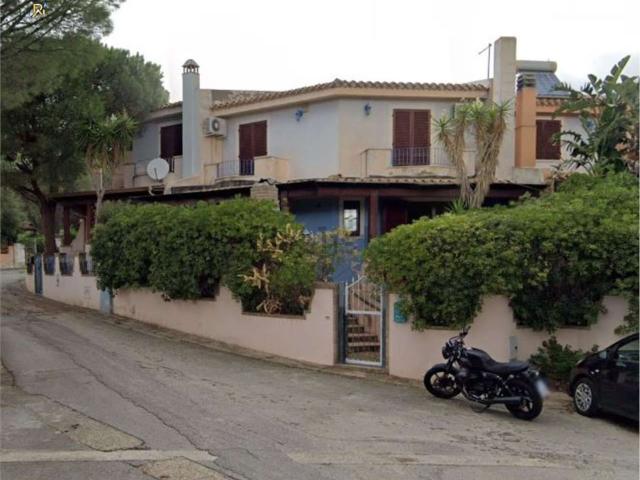 Villetta a schiera in vendita di 130 m² in Via dei Pini