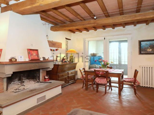 Villetta a schiera in vendita di 130 m² in Via di Balatro