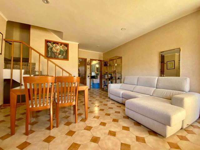 Villetta a schiera in vendita di 130 m² in Via Lestra di Capogrosso, 27