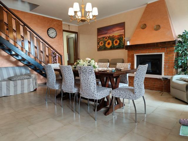 Villetta a schiera in vendita di 130 m² in Via Monte Moro, 21