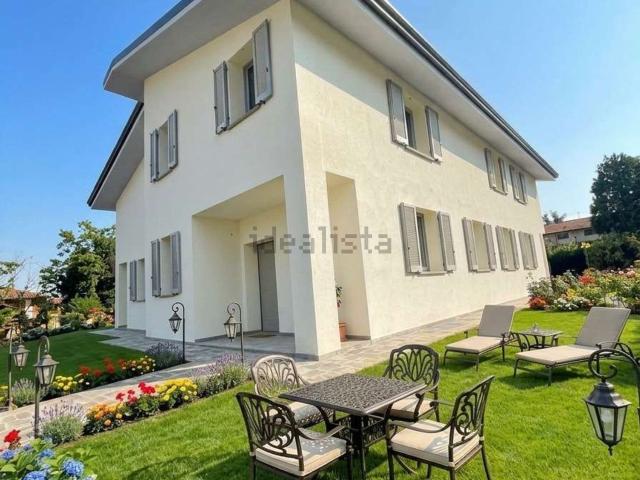 Villetta a schiera in vendita di 130 m² in Via Matilde di Canossa