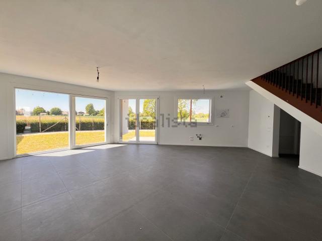 Villetta a schiera in vendita di 130 m² in Via Martiri delle Foibe