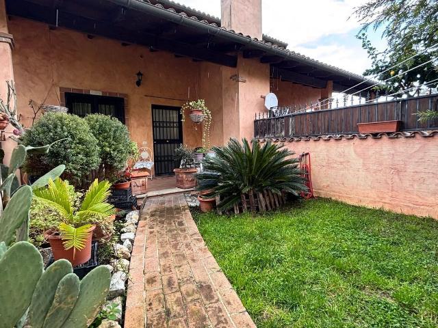 Villetta a schiera in vendita di 130 m² in Via Silanus