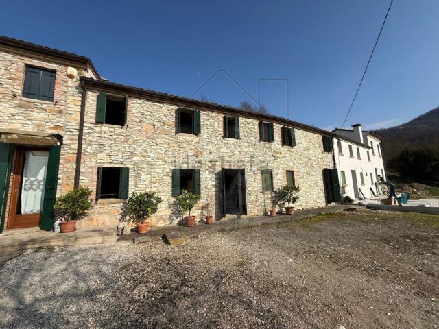 Villetta a schiera in vendita di 130 m² in Via Prossima