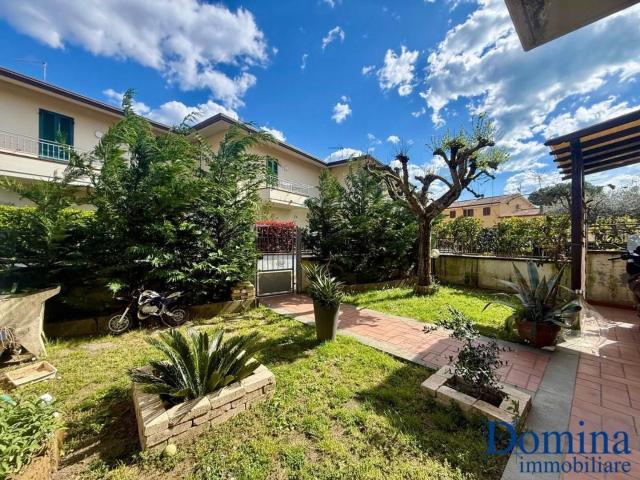 Villetta a schiera in vendita di 130 m² in Via Rinchiostra, 54100