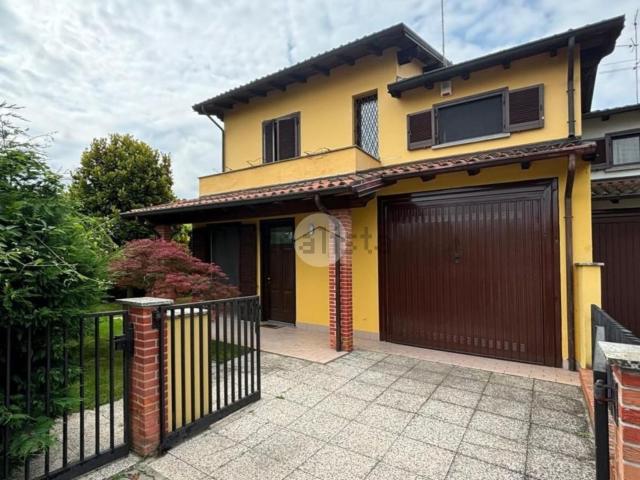 Villetta a schiera in vendita di 130 m² in Via Ticino, 16