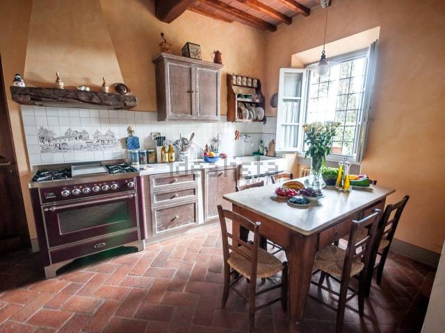 Villetta a schiera in vendita di 130 m² in Via Tirinzano, 151