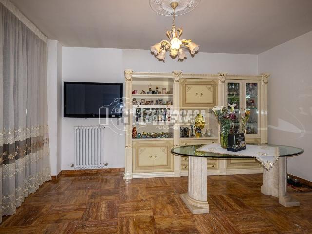 Villetta a schiera in vendita di 130 m² in Via Unione Sovietica