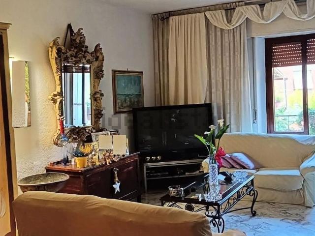Villetta a schiera in vendita di 130 m² in Via Volturno