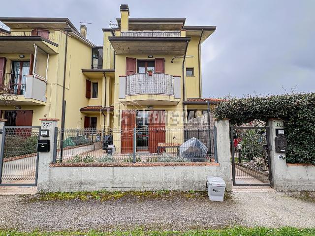 Villetta a schiera in vendita di 131 m² in Via Balitrona, 27