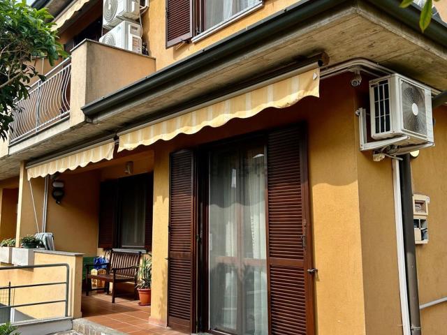 Villetta a schiera in vendita di 131 m² in Via Rugacesio, 28