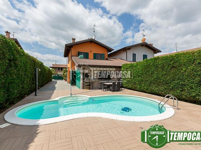 Villetta a schiera in vendita di 132 m² in Via Giuseppe Verdi