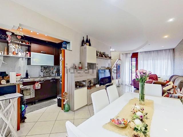 Villetta a schiera in vendita di 132 m² in Viale America, 7