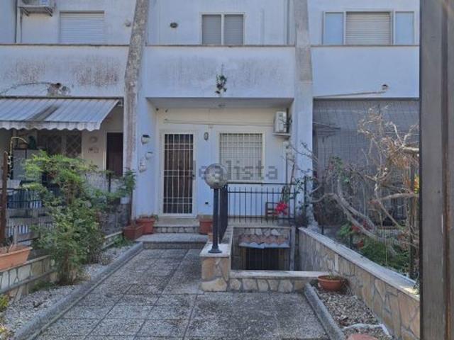 Villetta a schiera in vendita di 133 m² in Via San Gimignano, 22
