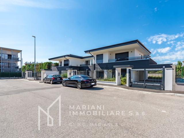 Villetta a schiera in vendita di 133 m² in Via Sebastiano Caboto
