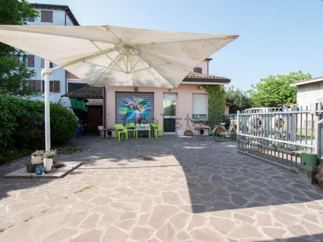 Villetta a schiera in vendita di 134 m² in Via Mar Nero