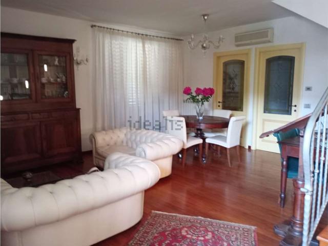 Villetta a schiera in vendita di 135 m² in Via Carlo Crivelli