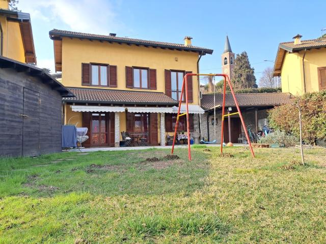 Villetta a schiera in vendita di 135 m² in Via Brabbia