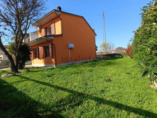 Villetta a schiera in vendita di 135 m² in Via Giovanni XXIII, 17