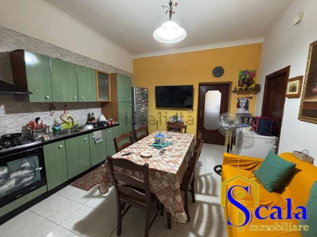 Villetta a schiera in vendita di 135 m² in Via degli Italici