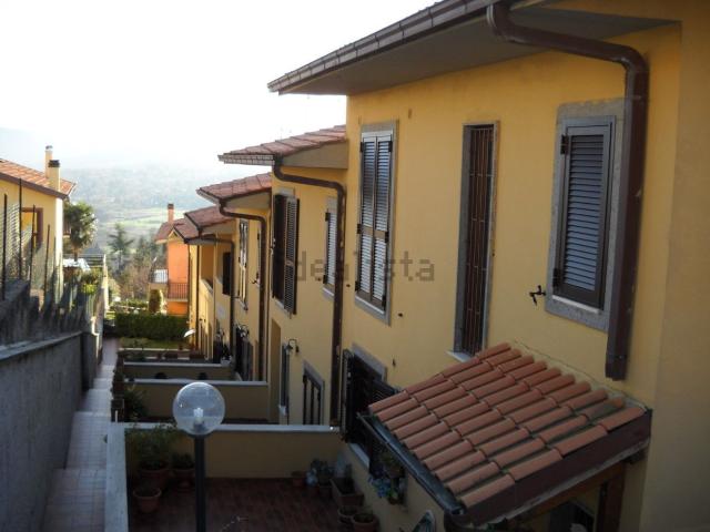 Villetta a schiera in vendita di 135 m² in Via della Pineta, 34
