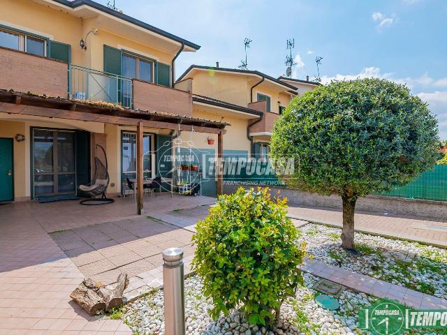 Villetta a schiera in vendita di 135 m² in Via Eugenio Castellotti, 21