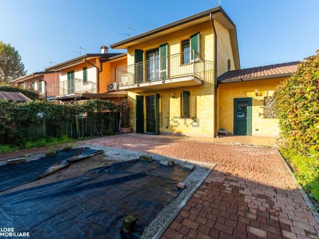 Villetta a schiera in vendita di 135 m² in Via Fratelli Rosselli, 4