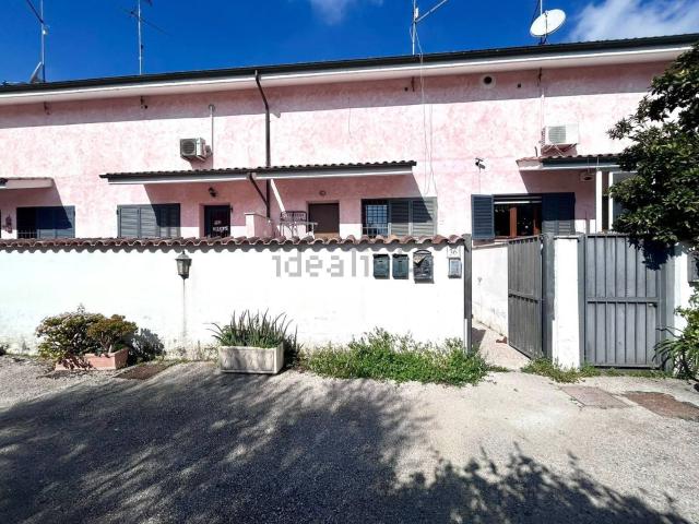 Villetta a schiera in vendita di 135 m² in Via Luigi Pietrobono