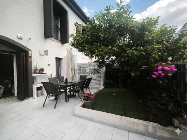 Villetta a schiera in vendita di 135 m² in Via Martiri della Resistenza, 15