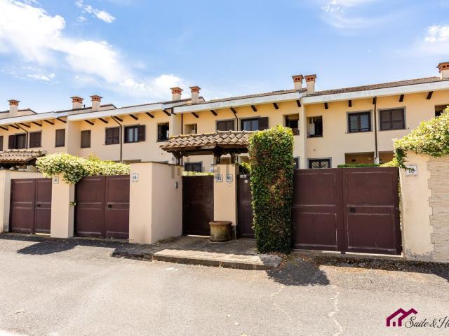 Villetta a schiera in vendita di 135 m² in Via Massimeno