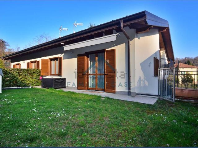 Villetta a schiera in vendita di 135 m² in Via Provinciale la Rasa