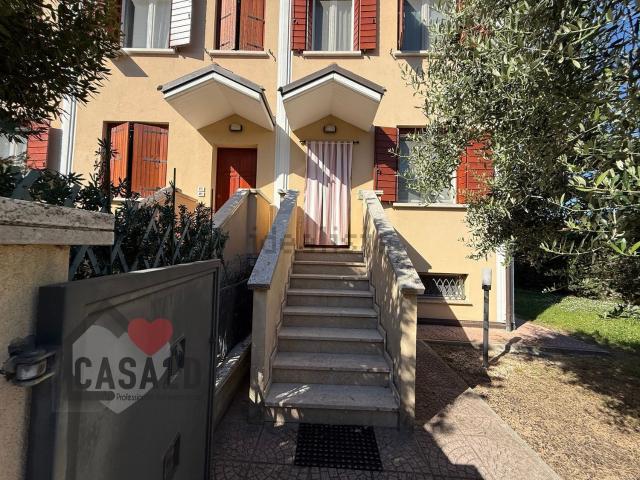 Villetta a schiera in vendita di 135 m² in Via Repubblica Slovacca